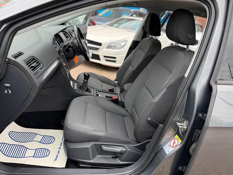 Used VW Golf VII SE 125 HP (91 kW) 2017 Grey Hatchback