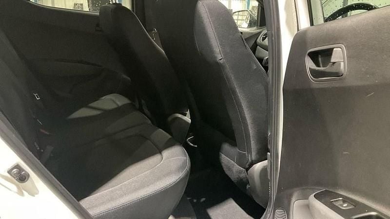 Used Hyundai i10 GO! 65 HP (47 kW) 2018 White Hatchback
