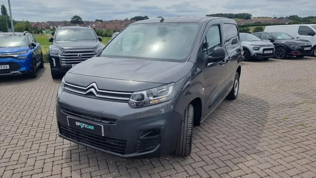 Used Citroën Berlingo 99 HP (72 kW) 2023 Grey MPV