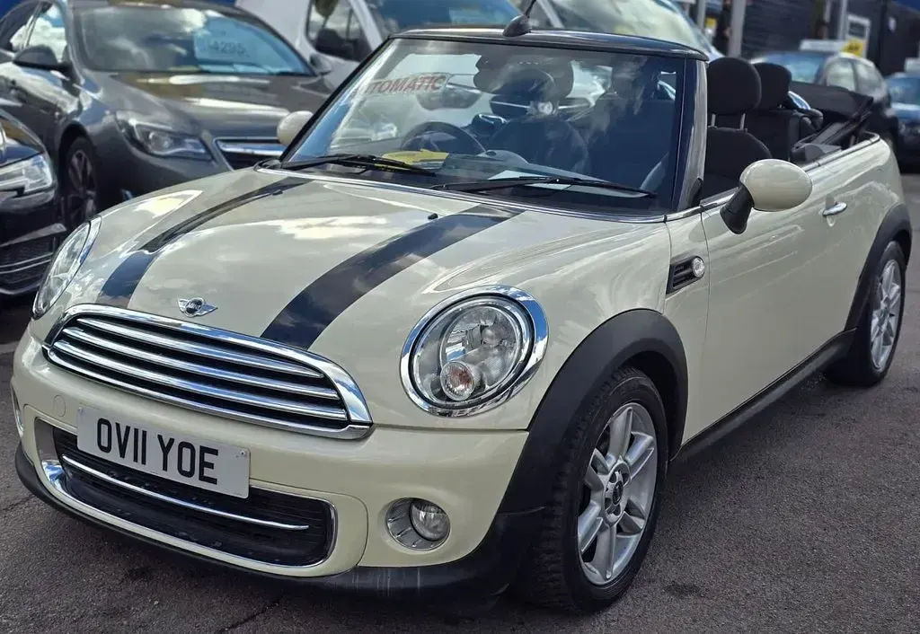 Used Mini Cooper Cabriolet 122 HP (89 kW) 2011 White Cabriolet