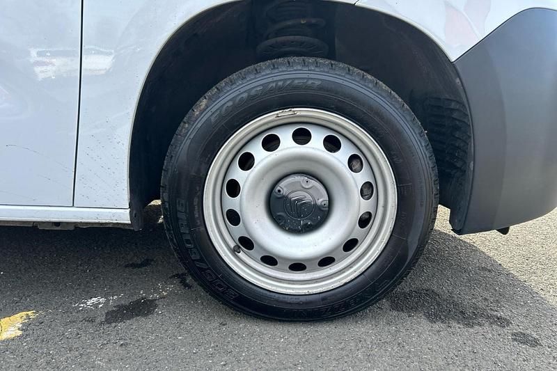 Usado Citroën Berlingo 100 HP (73 kW) 2023 Branco Monovolume