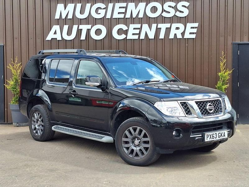 Black Used 2013 Nissan Pathfinder Tekna SUV | £11,995 - Image 1/4