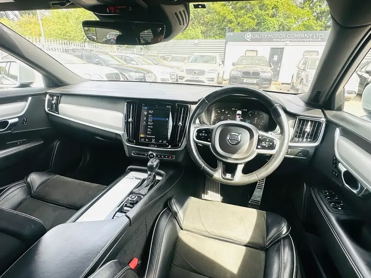 Used Volvo V90 R-Design Pro 187 HP (137 kW) 2018 Blue Estate