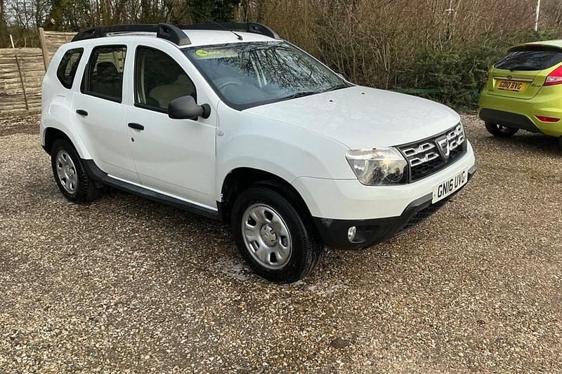 Used Dacia Duster Ambiance 110 HP (80 kW) 2016 White SUV