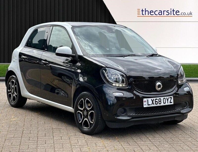 White Used 2018 Smart ForFour Premium Hatchback | £10,495 (Fair price) - Image 1/3