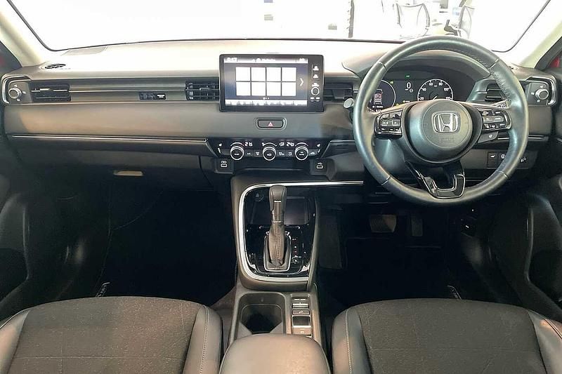 Used Honda HR-V Advance 131 HP (96 kW) 2022 Premium crystal red SUV