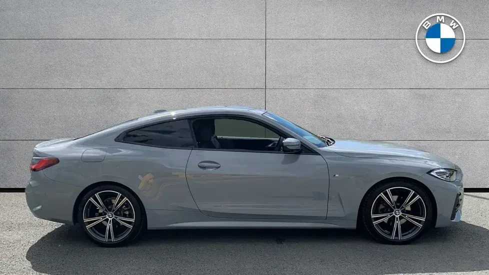 Usado BMW 420 M Sport 181 HP (133 kW) 2024 Cinzento Coupé