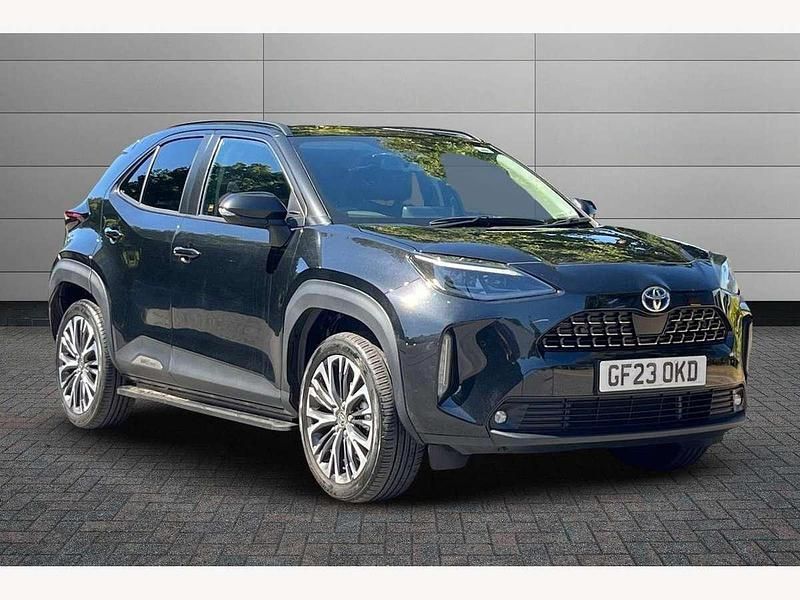 Black Used 2023 Toyota Yaris Cross SUV | £25,195 (A bit pricey) - Image 1/2