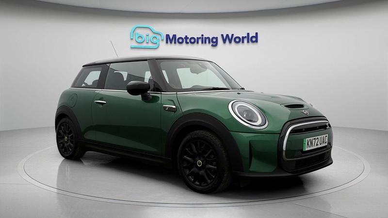 Green Used 2022 Mini Cooper SE Hatch Hatchback | £15,700 (Fair price) - Image 1/4
