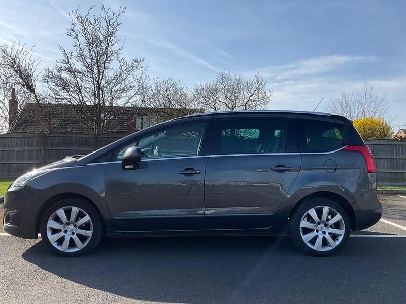Used Peugeot 5008 Allure 2015 Grey MPV