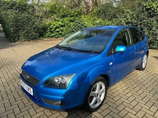 Used Ford Focus Zetec 125 HP (91 kW) 2007 Blue Hatchback