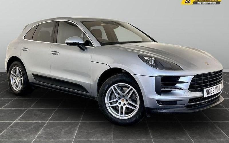 Used 2021 Porsche Macan S SUV | £35,495 (Super price) - Image 1/2