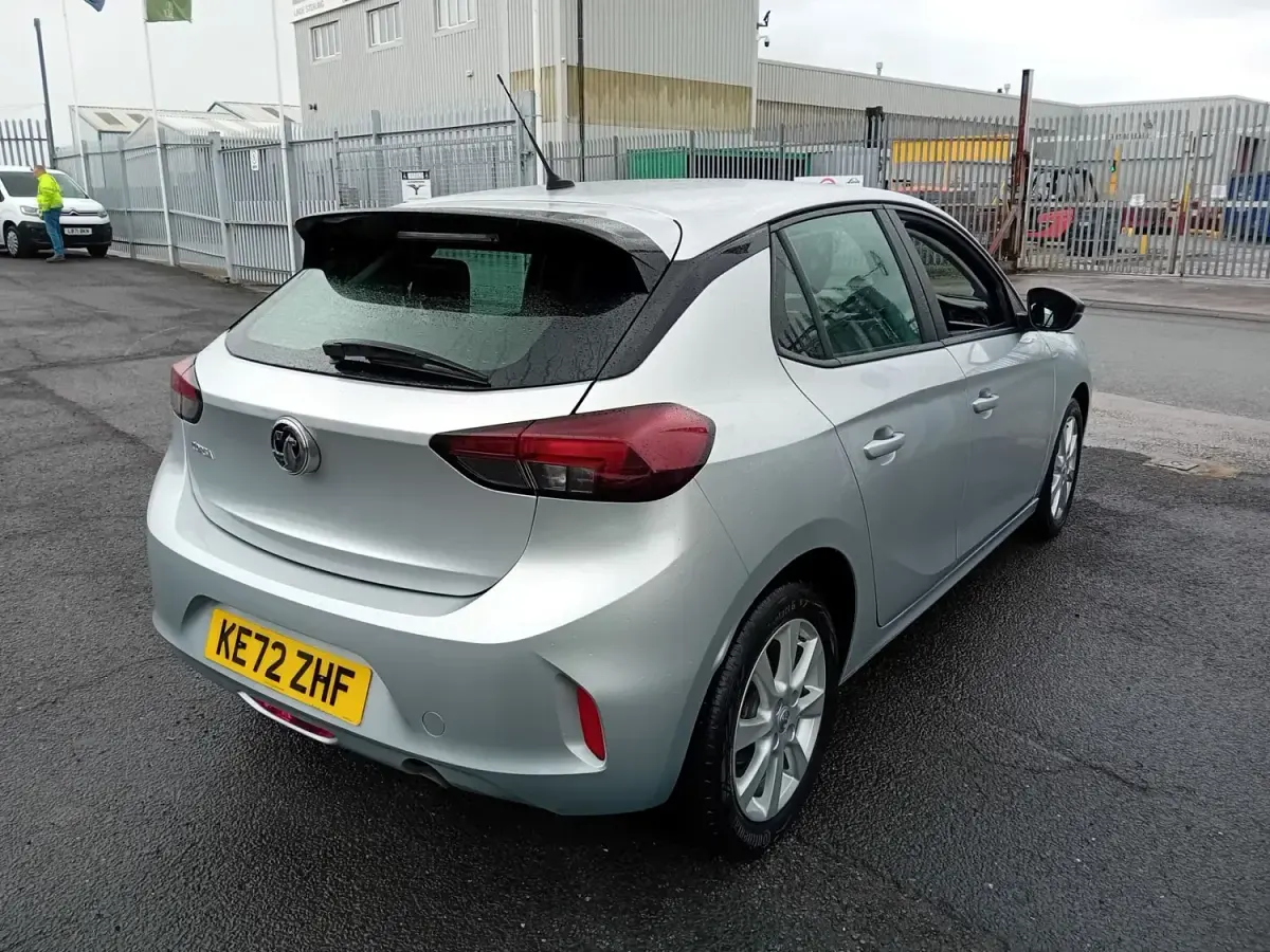 Usado Vauxhall Corsa Design Edition 2023 Gris Utilitario