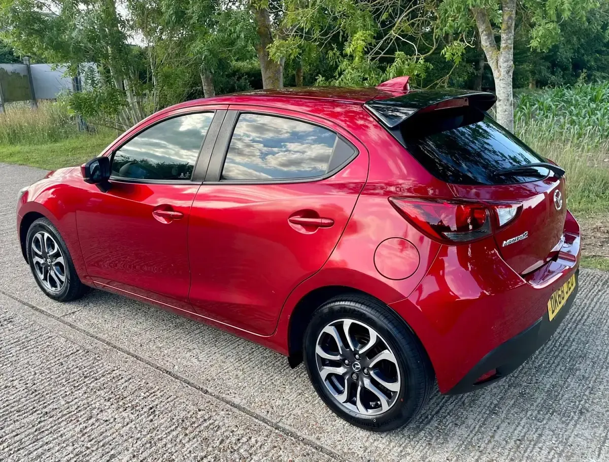 Used Mazda 2 Inclusive 90 HP (66 kW) 2018 Red Hatchback