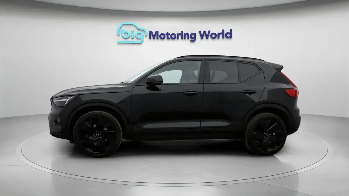 Used Volvo XC40 Plus 197 HP (144 kW) 2025 Black SUV