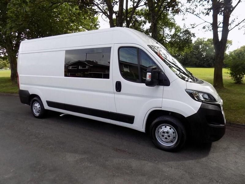 Used Peugeot Boxer 140 HP (102 kW) 2020 White Van