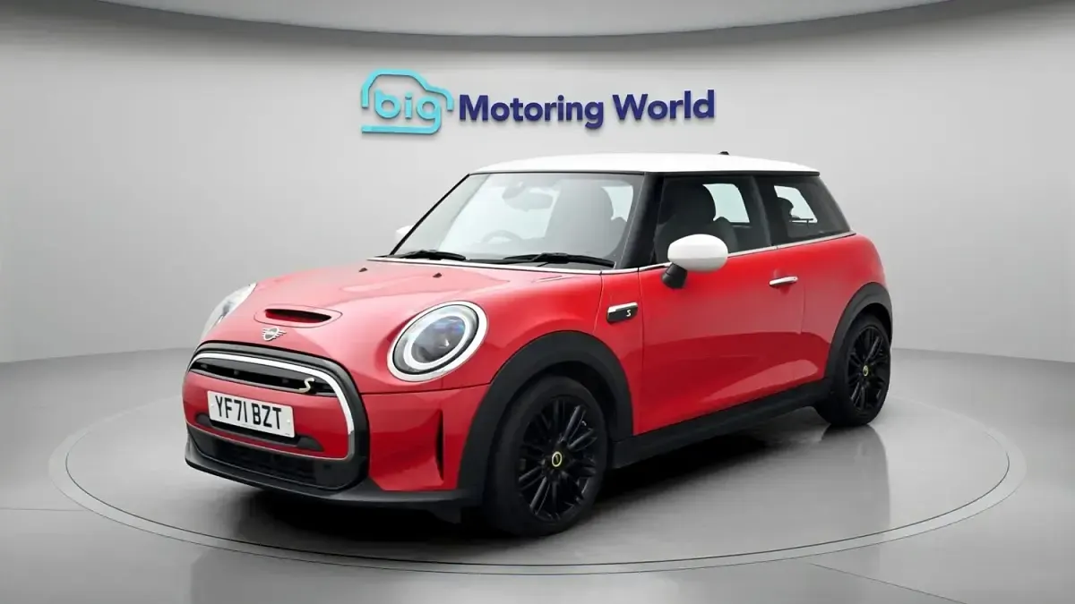 Used Mini Cooper S Hatch 135 kW (184 HP) 2021 Red Hatchback