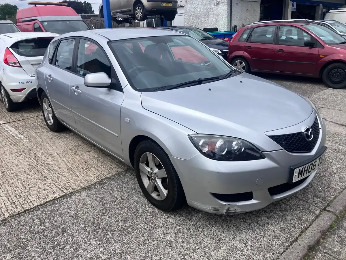 Used Mazda 3 105 HP (77 kW) 2006 Silver Hatchback