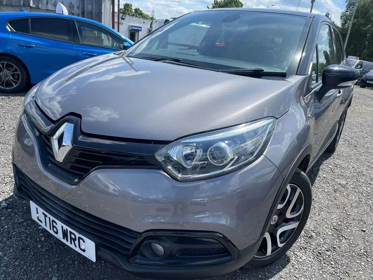 Used Renault Captur Dynamique 90 HP (66 kW) 2016 Grey SUV