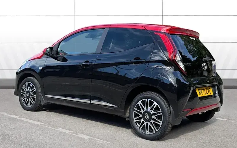 Used Toyota Aygo X-clusiv 72 HP (52 kW) 2021 Black Hatchback