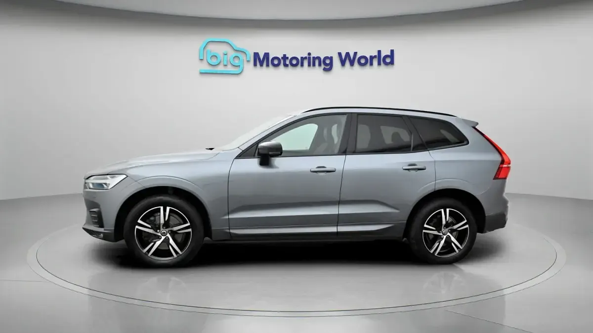 Used Volvo XC60 R-Design 246 HP (180 kW) 2020 Grey SUV