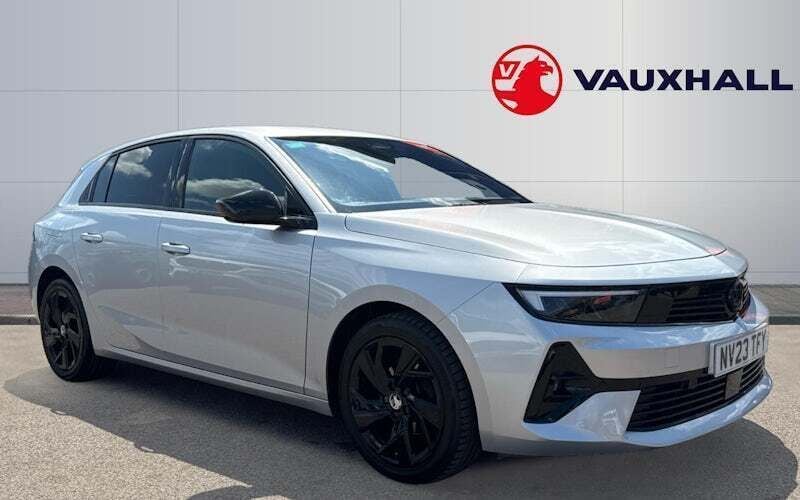 Used 2025 Vauxhall Astra Hatchback | £16,026 (Super price) - Image 1/4