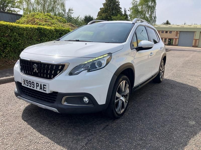 Usado Peugeot 2008 Allure 100 HP (73 kW) 2016 Branco SUV