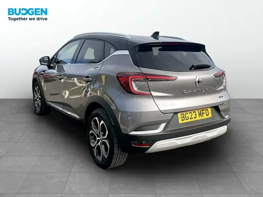 Usado Renault Captur Techno 143 HP (105 kW) 2023 Cinzento SUV