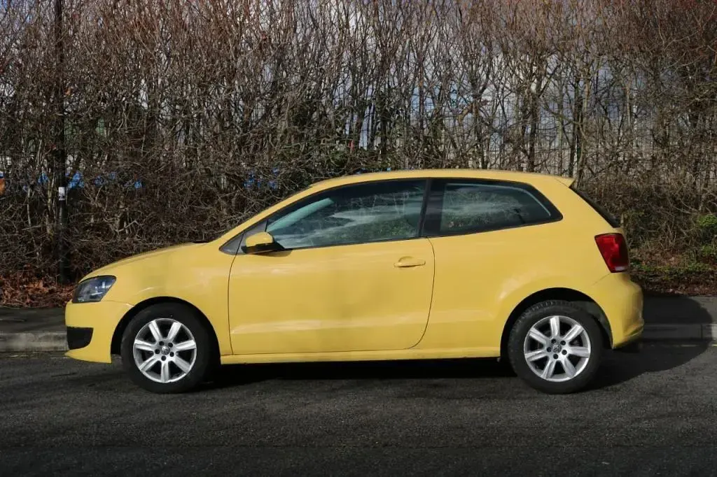 Used VW Polo SE 85 HP (62 kW) 2010 Yellow Hatchback