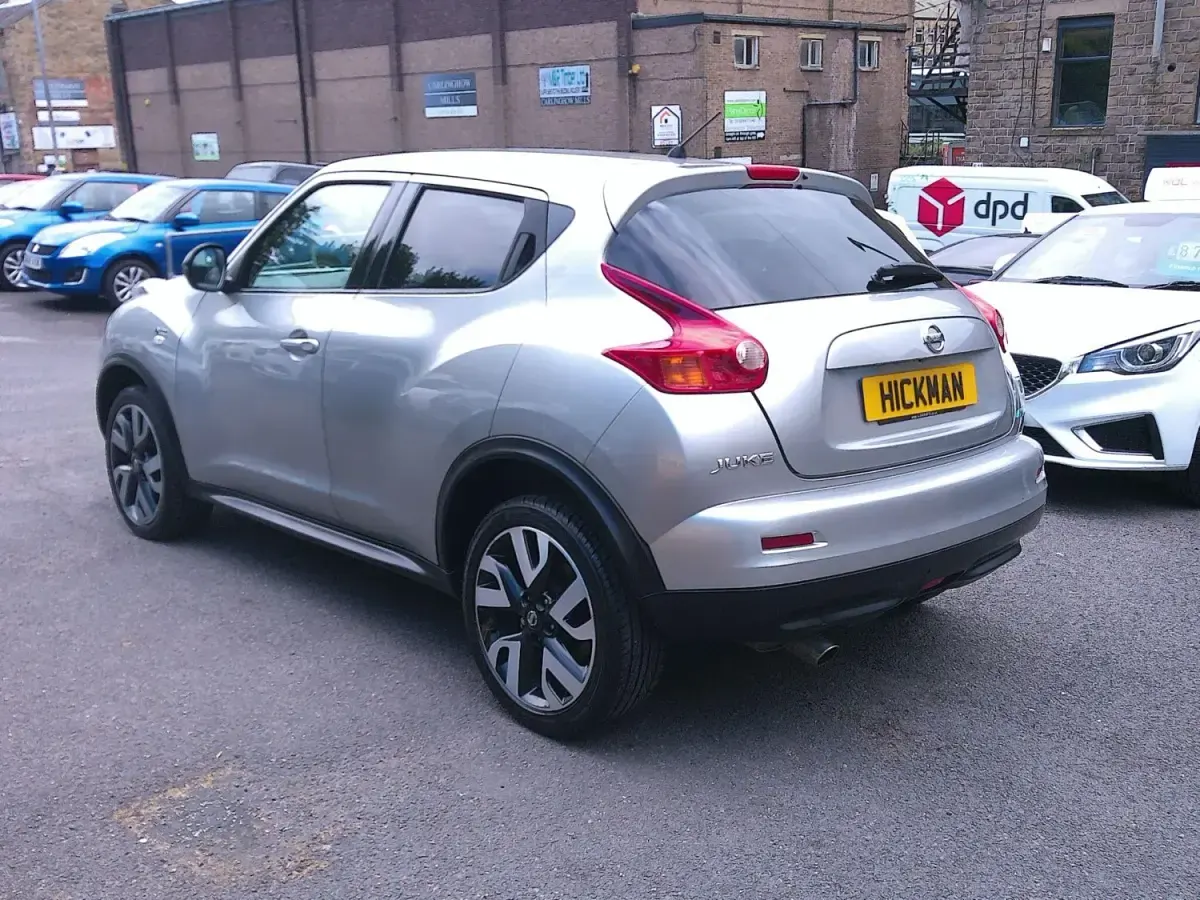 Usado Nissan Juke N-TEC 110 HP (80 kW) 2014 Prateado SUV