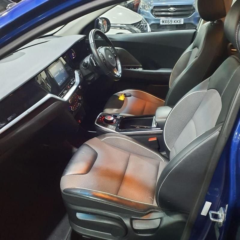 Used Kia Niro 147 kW (201 HP) 2022 Blue SUV