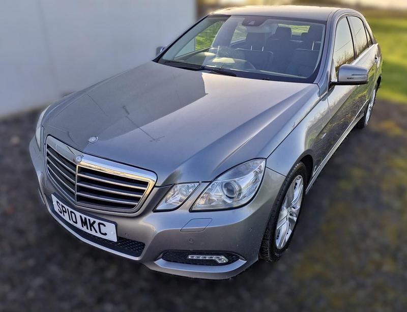 Usado Mercedes E250 Avantgarde 2010 Prateado Sedan