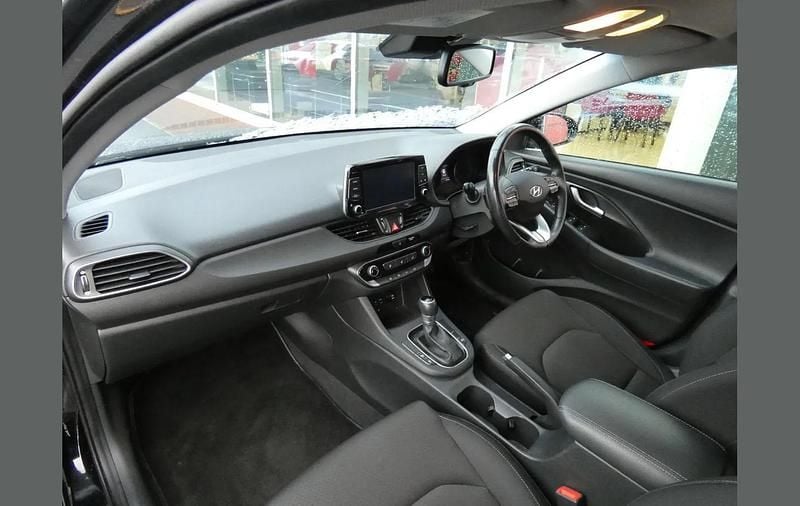 Used Hyundai i30 SE 138 HP (101 kW) 2018 Black Estate