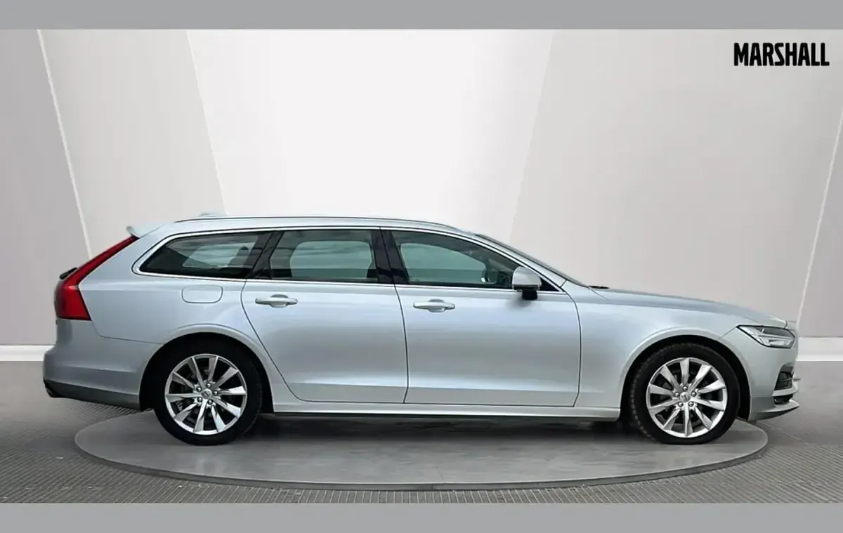 Usado Volvo V90 Momentum 190 HP (139 kW) 2020 Prateado Carrinha