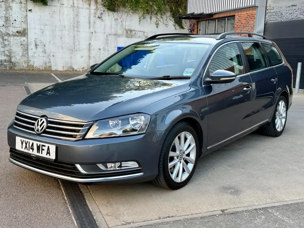 Used VW Passat Executive 140 HP (102 kW) 2014 Grey Estate