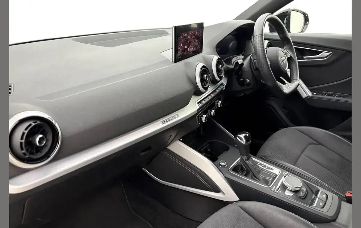 Usado Audi SQ2 Black Edition 300 HP (220 kW) 2023 Azul SUV
