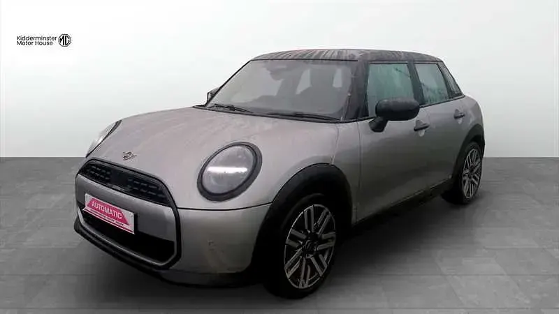 Usado Mini Cooper Classic 156 CV (114 kW) 2024 Plateado Utilitario