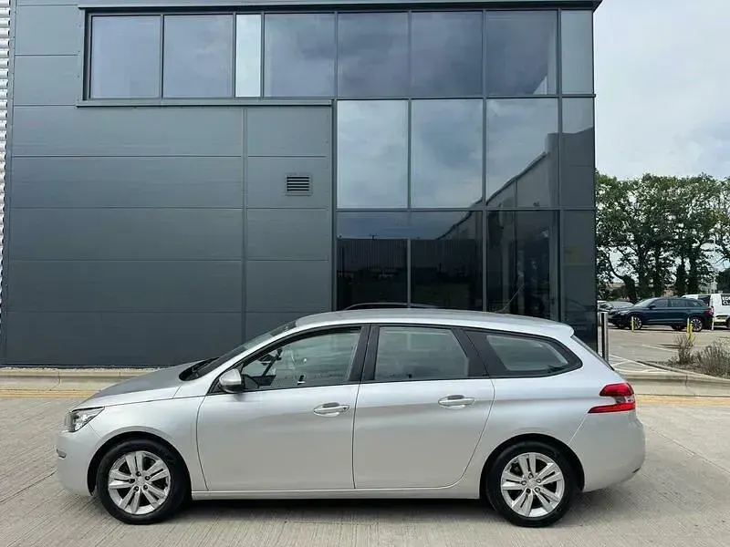 Used Peugeot 308 Active 110 HP (80 kW) 2016 Silver Estate