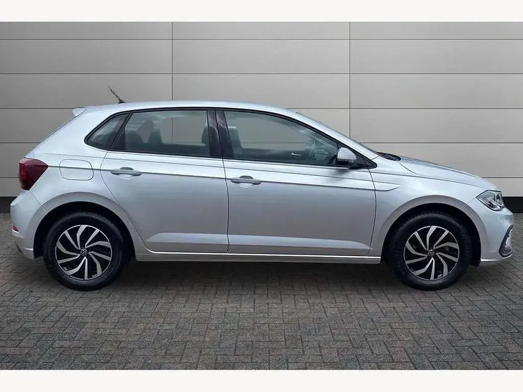 Used VW Polo Life 95 HP (69 kW) 2024 Silver Hatchback
