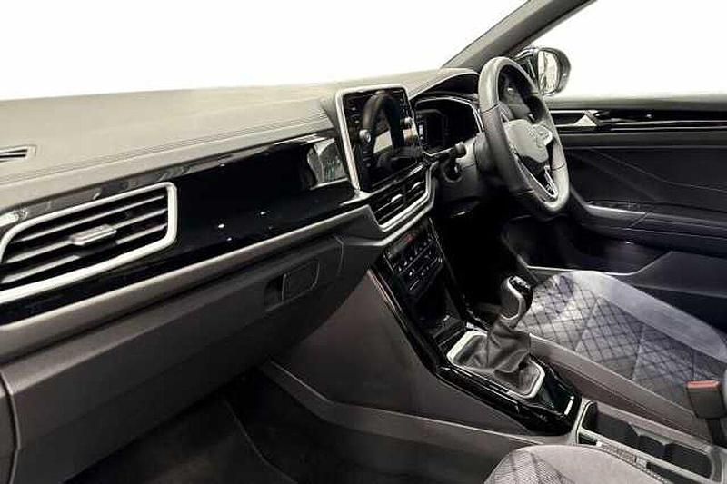 Used VW T-Roc R-line 150 HP (110 kW) 2025 Silver SUV