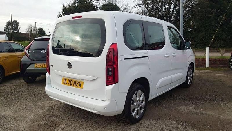 Used Vauxhall Combo S 130 HP (95 kW) 2020 White MPV
