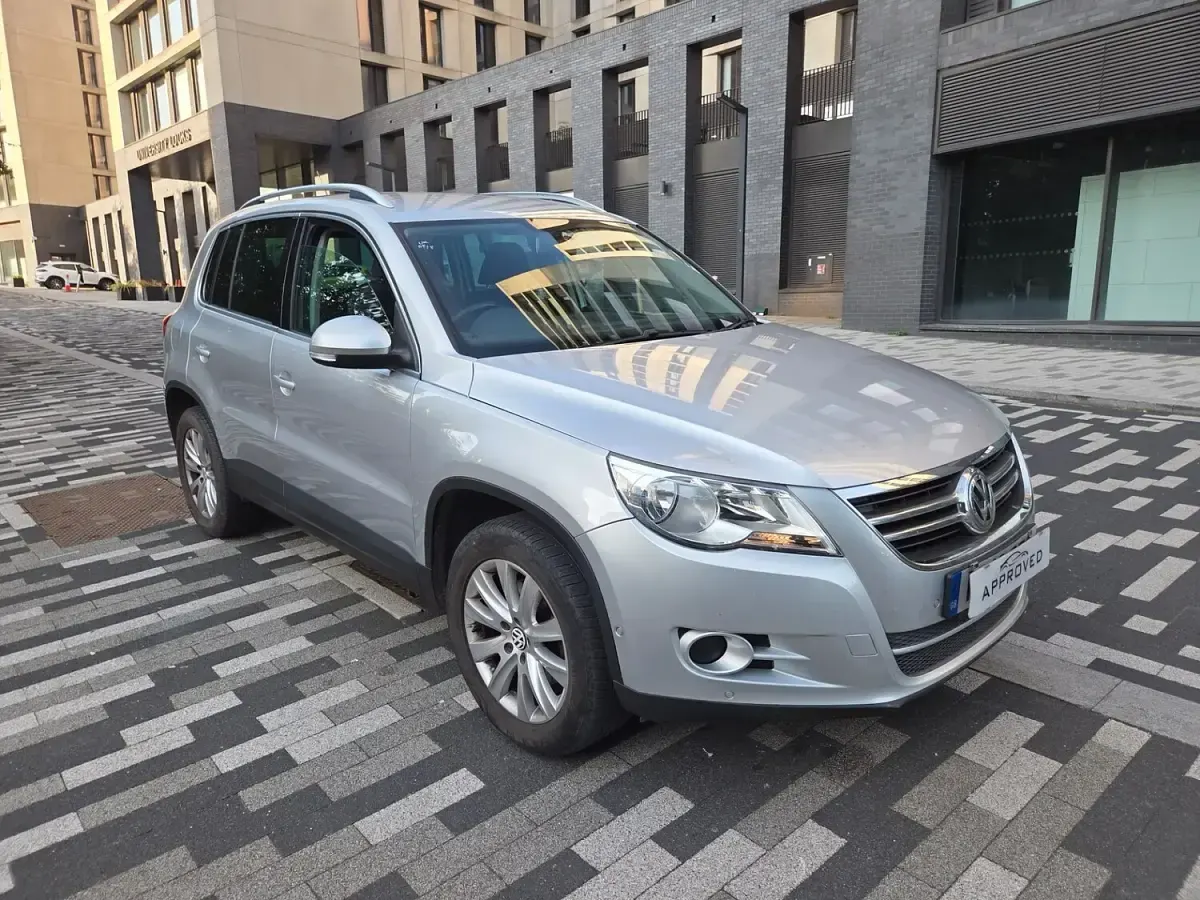 Used VW Tiguan SE 138 HP (101 kW) 2010 Silver SUV