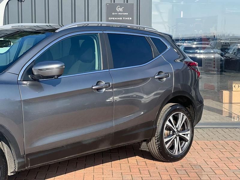 Used Nissan Qashqai N-Connecta 2018 Grey SUV