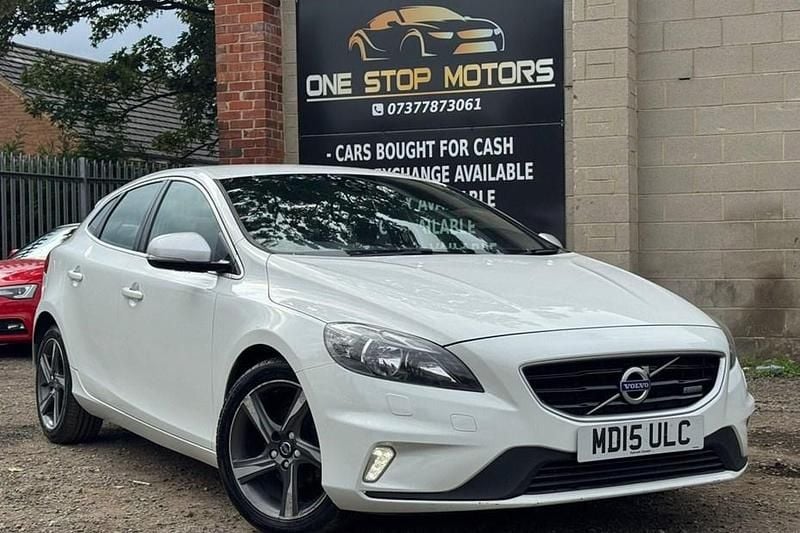 White Used 2015 Volvo V40 R-Design Estate | £4,995 (Good price) - Image 1/1