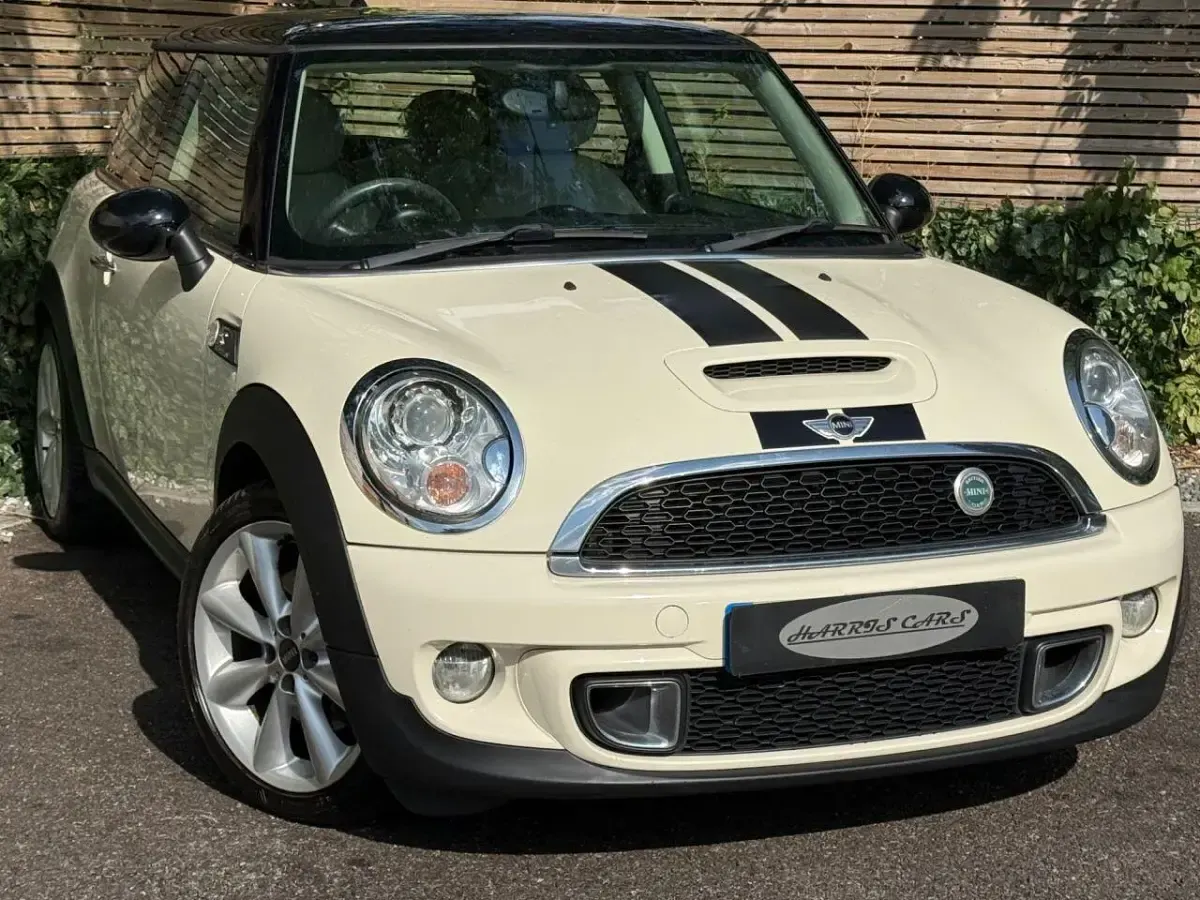 Used Mini Cooper S Hatch 2011 White Hatchback