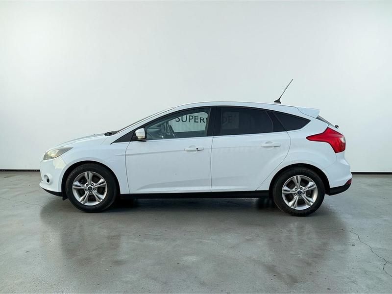 Used Ford Focus Titanium 125 HP (91 kW) 2014 White Hatchback