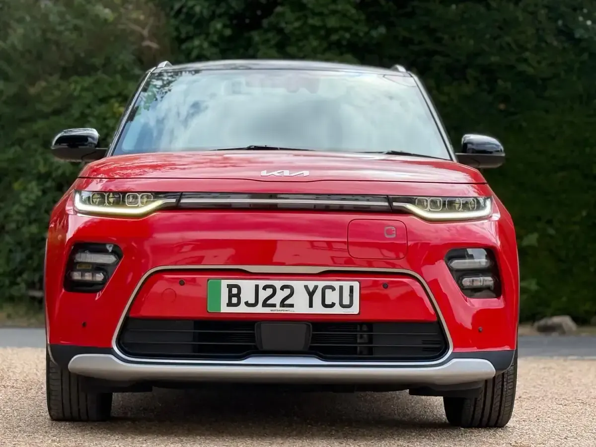Used Kia Soul EV 150 kW (204 HP) 2022 Inferno red SUV