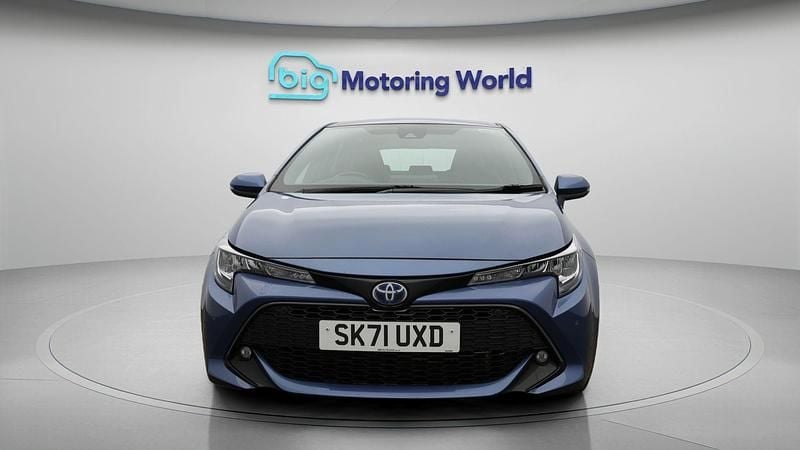 Used Toyota Corolla 122 HP (89 kW) 2021 Blue Hatchback