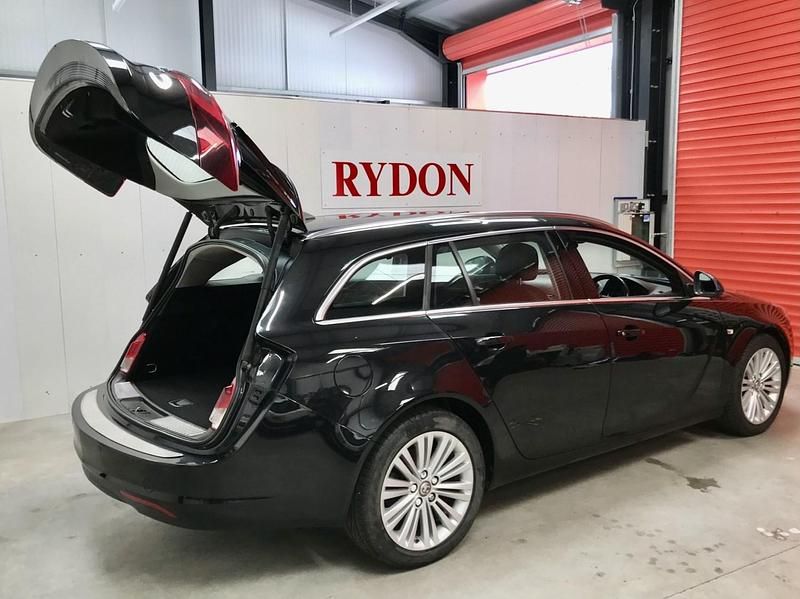 Second-hand Vauxhall Insignia Elite 2016 Albastru Break