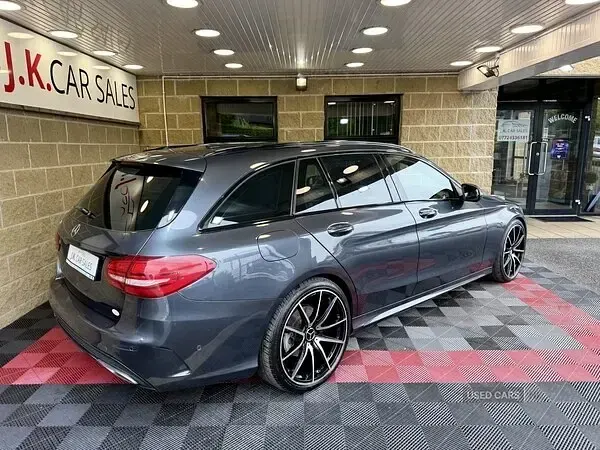 Begagnad Mercedes C220 AMG line 168 HK (123 kW) 2016 Grå Kombi